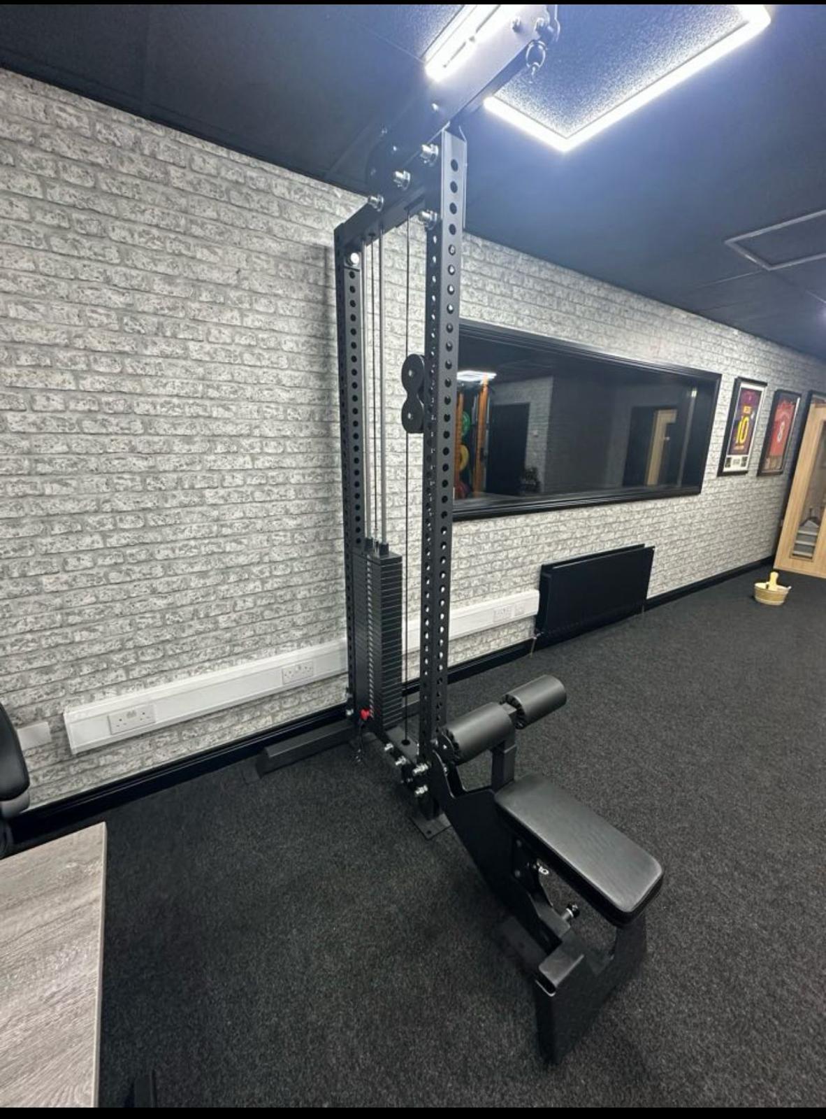 Lat Pulldown Machine